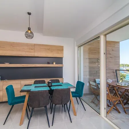 Sunset Vala New Beachfront - Medulin - Pula Apartment